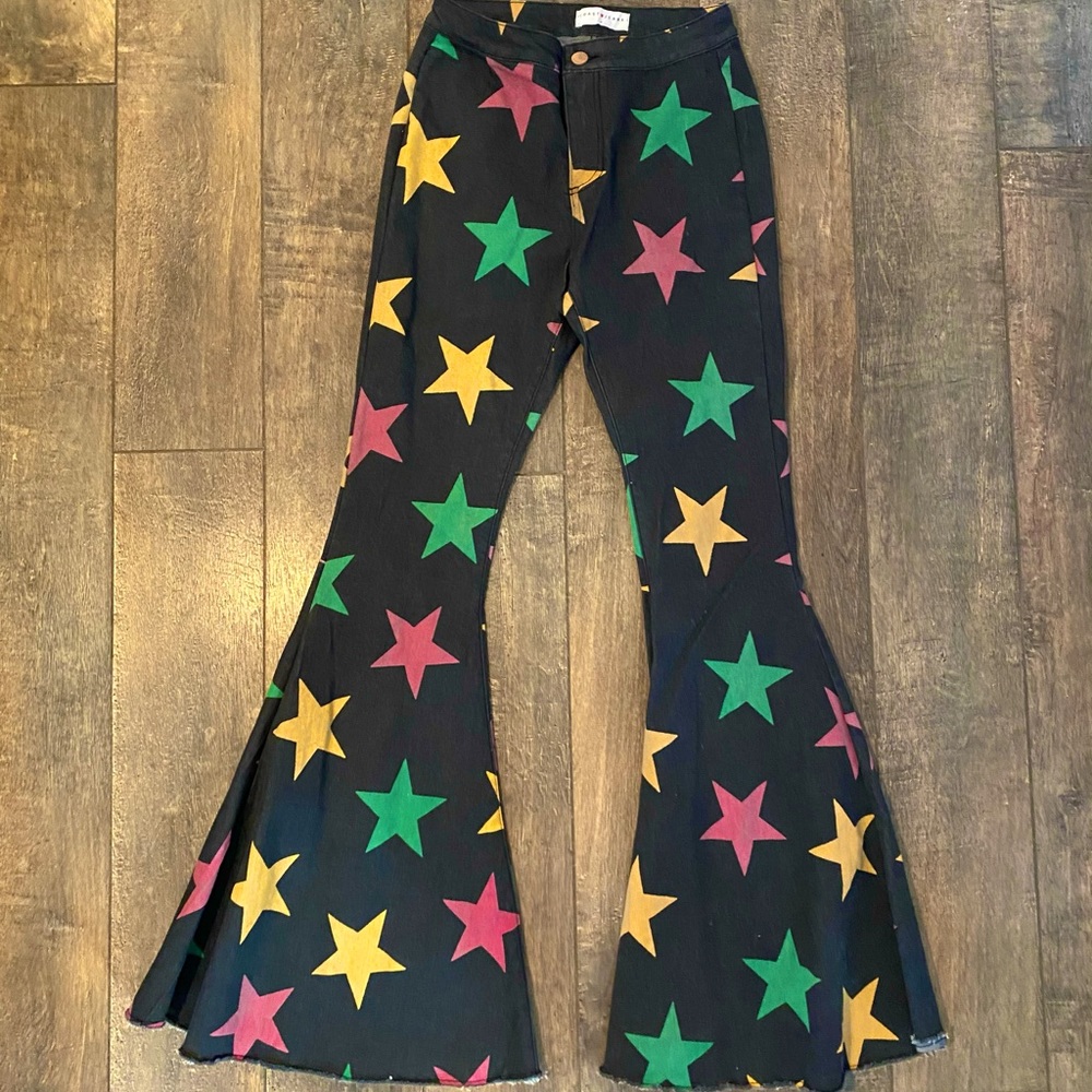 Bell bottom jeans with star design